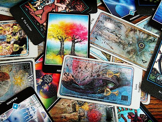 Tarot w Polsce: kto i gdzie uczy się najchętniej?