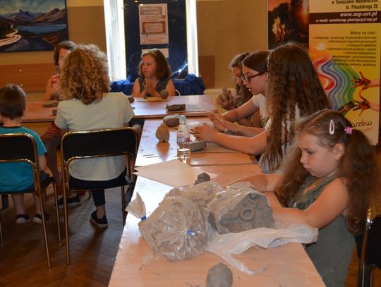 Wakacyjne warsztaty ceramiki w DOK-u