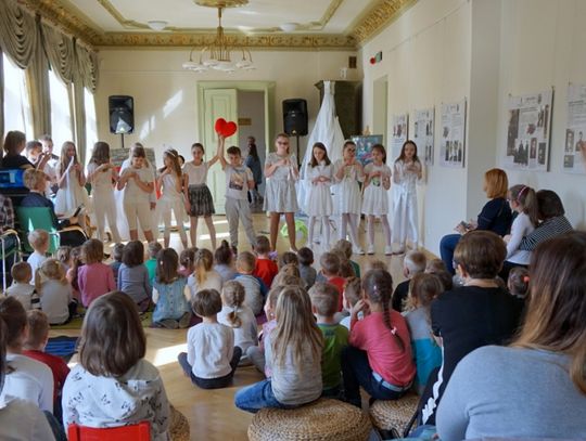 2 kwietnia obchodzimy Międzynarodowy Dzień Książki dla Dzieci. Dlaczego akurat tego dnia? 2 kwietnia obchodzimy Międzynarodowy Dzień Książki dla Dzieci. Dlaczego akurat tego dnia?