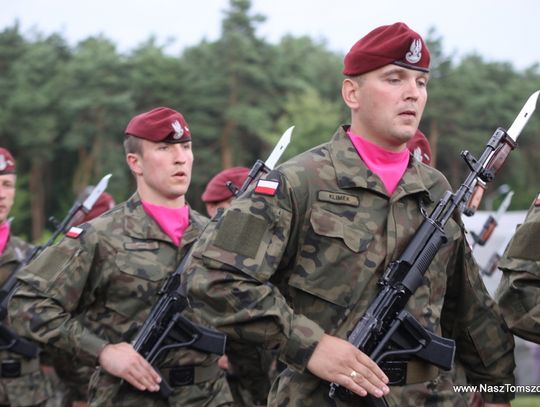 Defilowali kawalerzyści