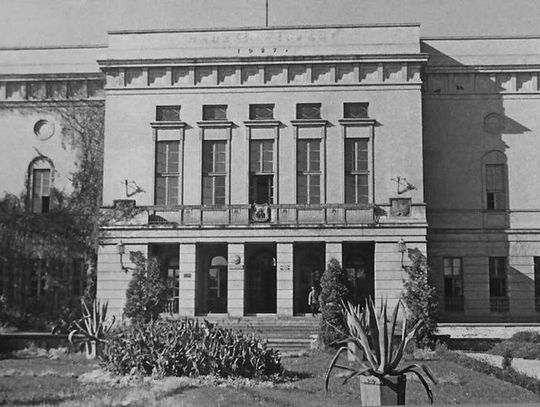 Prezydium Miejskiej Rady Narodowej 1920-1922 zbudowane z rozebranej cerkwi.