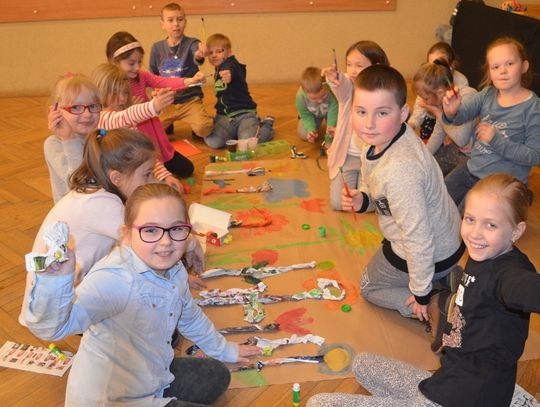 „Malowanie na kolanie” w MCK