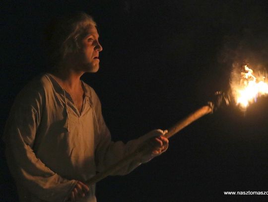 Ogień na zamku w Inowłodzu Ogień na zamku w Inowłodzu