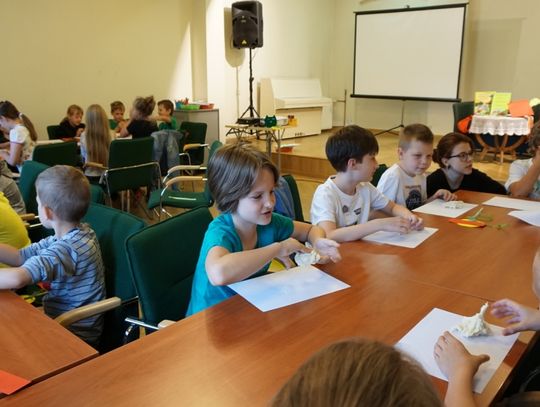 W bibliotece jak w kalejdoskopie, czyli 101 pomysłów na wakacje