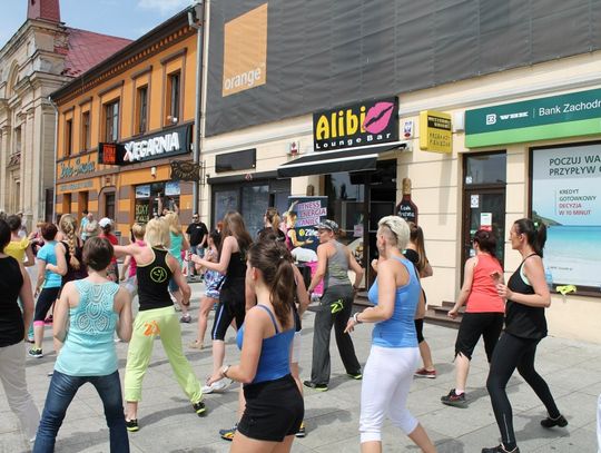 Fotoreportaż z pierwszych plenerowych zajęć "ZOla" Zumba (r) Fitness Fotoreportaż z pierwszych plenerowych zajęć "ZOla" Zumba (r) Fitness
