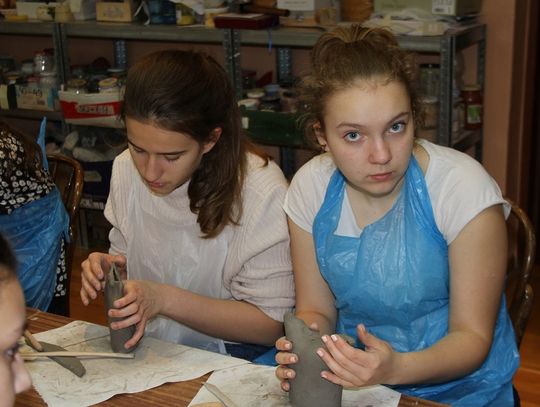 W filii MOK tworzyli ceramiczne ptaki