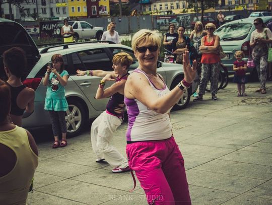 Fotoreportaż z pierwszych plenerowych zajęć "ZOla" Zumba (r) Fitness Fotoreportaż z pierwszych plenerowych zajęć "ZOla" Zumba (r) Fitness