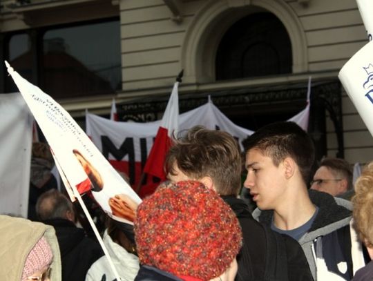 (Foto i Video) Tomaszowianie na obchodach rocznicy tragedii w Smoleńsku (Foto i Video) Tomaszowianie na obchodach rocznicy tragedii w Smoleńsku