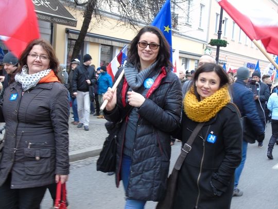Nowocześni z Tomaszowa protestowali w Warszawie