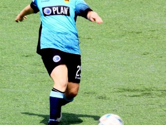 Dziewczęta Radosława Wilczyńskiego mimo trudnych warunków i dość przeciętnej gry...