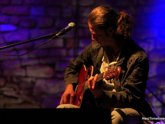 ... godzinny koncert pozostawił jednak pewien niedosyt licznie zgromadzonej publiczności...