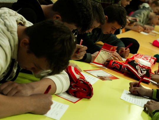 Spotkanie z piłkarzami Widzewa w Tomaszowie Maz. Spotkanie z piłkarzami Widzewa w Tomaszowie Maz.