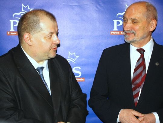 (FOTO/VIDEO) Antoni Macierewicz z wizytą w Tomaszowie