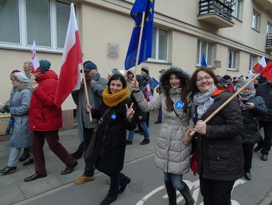 Nowocześni z Tomaszowa protestowali w Warszawie