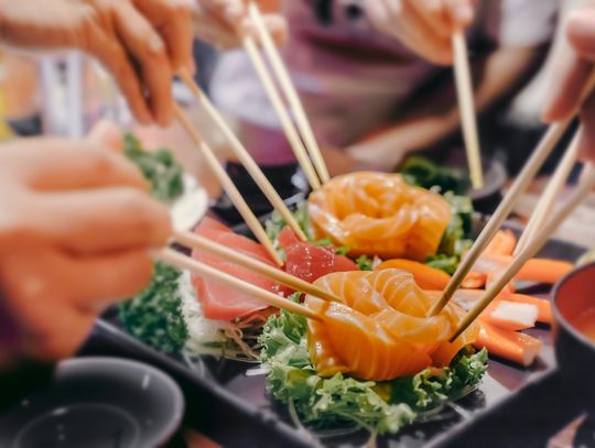 9 zwyczajów z całego świata, które warto znać. Jak zachować się w innych krajach?