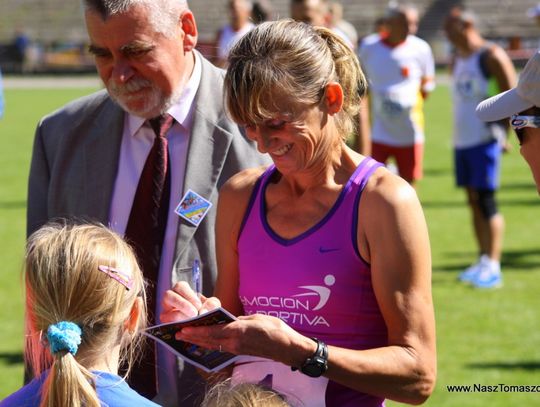 ... organizatorom udało się namówić do startu znaną biegaczkę, tomaszowiankę, mistrzynię świata, Wandę Panfil...