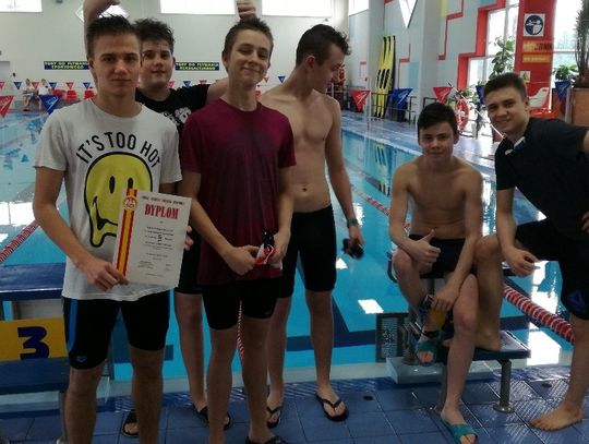 FINAŁ WOJEWÓDZKI  W PŁYWANIU DRUŻYNOWYM