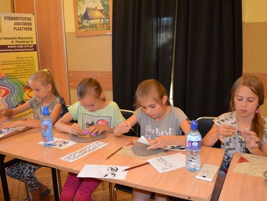 Wakacyjne warsztaty ceramiki w DOK-u