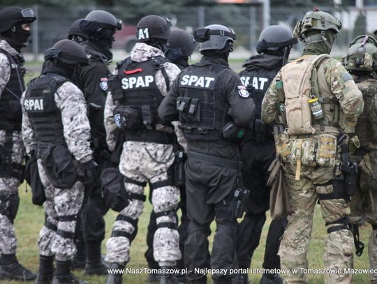 Uwolnili zakładników uwięzionych w autobusie