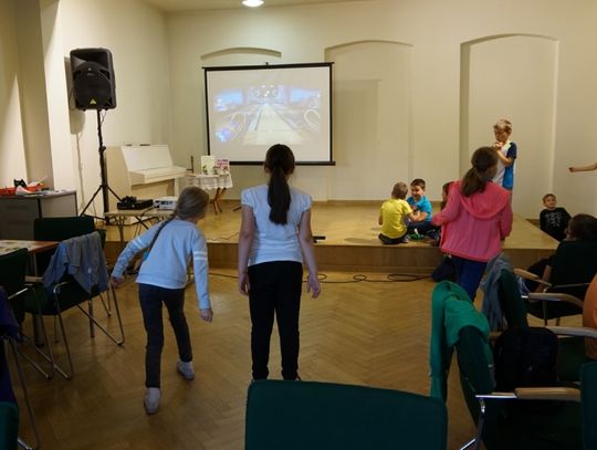 W bibliotece jak w kalejdoskopie, czyli 101 pomysłów na wakacje