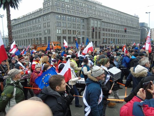 Nowocześni z Tomaszowa protestowali w Warszawie