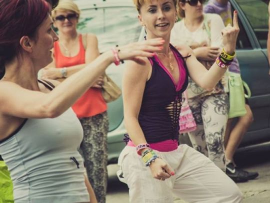 Fotoreportaż z pierwszych plenerowych zajęć "ZOla" Zumba (r) Fitness Fotoreportaż z pierwszych plenerowych zajęć "ZOla" Zumba (r) Fitness