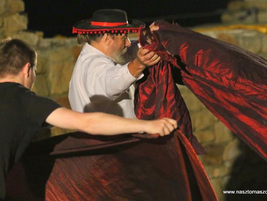 Ogień na zamku w Inowłodzu Ogień na zamku w Inowłodzu