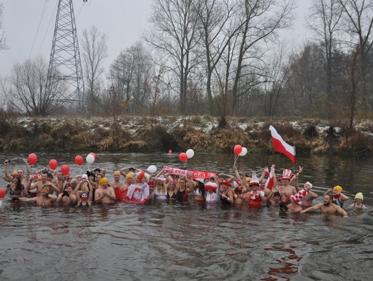 Uczcili Święto Niepodległości w kajaku