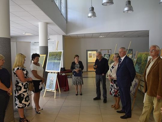 Wystawa - wiosenny salon prac plastycznych Wystawa - wiosenny salon prac plastycznych