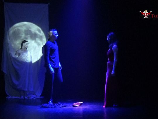 "Trzcina nigdy nie wyjdzie z człowieka" "Trzcina nigdy nie wyjdzie z człowieka"