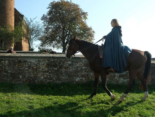 Zdjęcia do serialu "Korona królów" w Inowłodzu