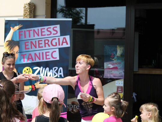 Fotoreportaż z pierwszych plenerowych zajęć "ZOla" Zumba (r) Fitness Fotoreportaż z pierwszych plenerowych zajęć "ZOla" Zumba (r) Fitness