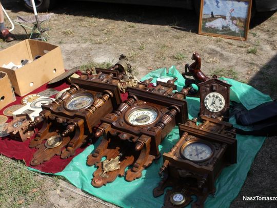... zegarami...