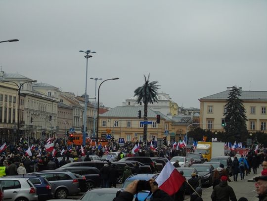 Nowocześni z Tomaszowa protestowali w Warszawie