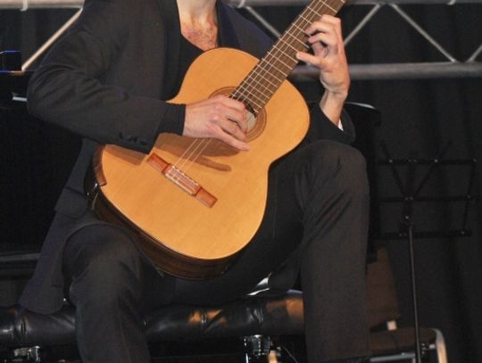 Występ Absolwenta Piotra Przedbory - studenta Uniwersytetu Muzycznego Fryderyka Chopina Występ Absolwenta Piotra Przedbory - studenta Uniwersytetu Muzycznego Fryderyka Chopina