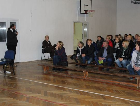 Szkolenie w SP Nr 8 "Cyberprzemoc - zagrożenia płynące z internetu" Szkolenie w SP Nr 8 "Cyberprzemoc - zagrożenia płynące z internetu"