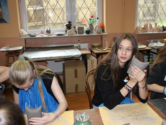 W filii MOK tworzyli ceramiczne ptaki