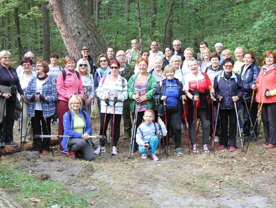 Jesienny Rajd Nordic Walking z Mok-iem
