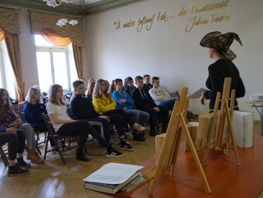 Elfy w Bibliotece Elfy w Bibliotece