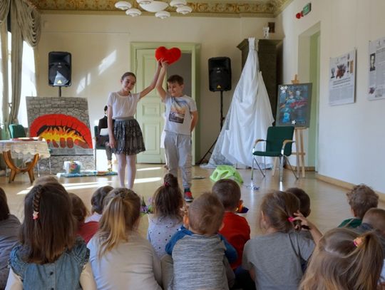 2 kwietnia obchodzimy Międzynarodowy Dzień Książki dla Dzieci. Dlaczego akurat tego dnia? 2 kwietnia obchodzimy Międzynarodowy Dzień Książki dla Dzieci. Dlaczego akurat tego dnia?