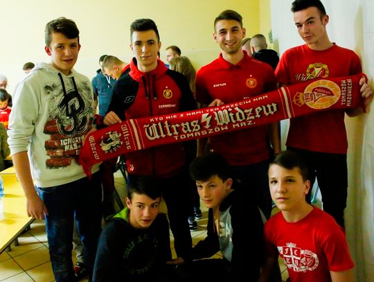 Spotkanie z piłkarzami Widzewa w Tomaszowie Maz. Spotkanie z piłkarzami Widzewa w Tomaszowie Maz.