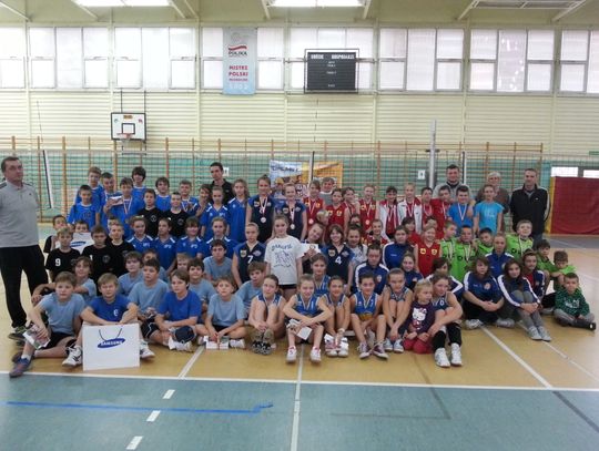 Mikołajki- 2013 – Wojewódzki  Turniej Mini Piłki Siatkowej - 30 lecie Szkoły na Niebrowie