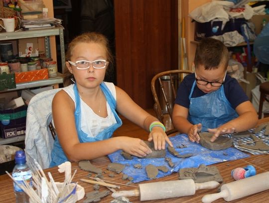 Warsztaty ręcznego lepienia w glinie Warsztaty ręcznego lepienia w glinie