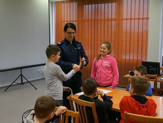 Dzieci z wizytą w tomaszowskiej Komendzie Policji