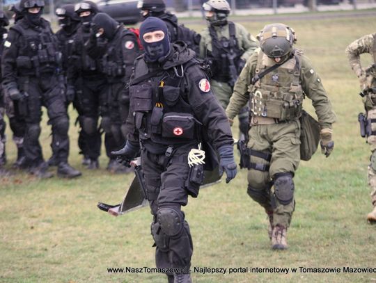 Uwolnili zakładników uwięzionych w autobusie
