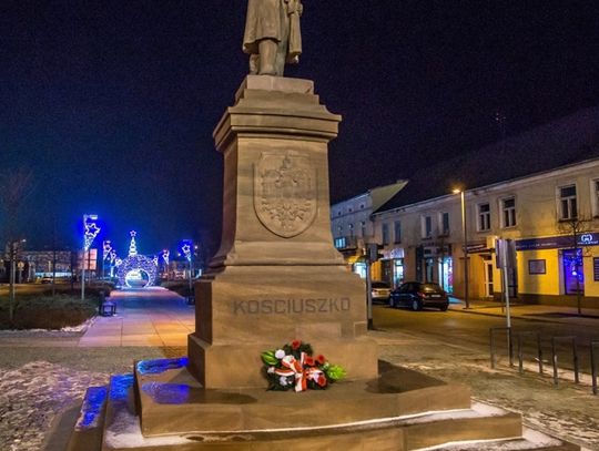 Choinka, bombka, sanie, renifery