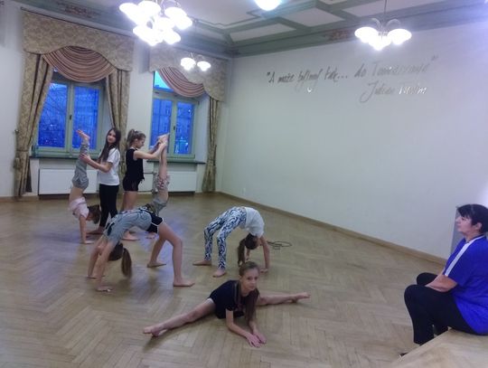 Kształtują sylwetkę i elegancję ruchu Kształtują sylwetkę i elegancję ruchu