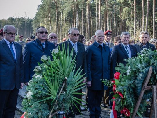 Obchody upamiętniające VII. rocznicę katastrofy lotniczej pod Smoleńskiem Obchody upamiętniające VII. rocznicę katastrofy lotniczej pod Smoleńskiem