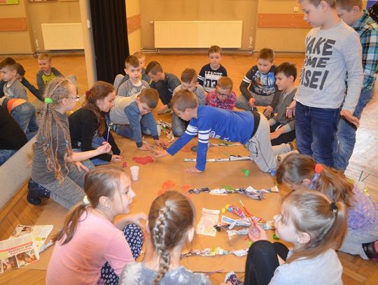 „Malowanie na kolanie” w MCK