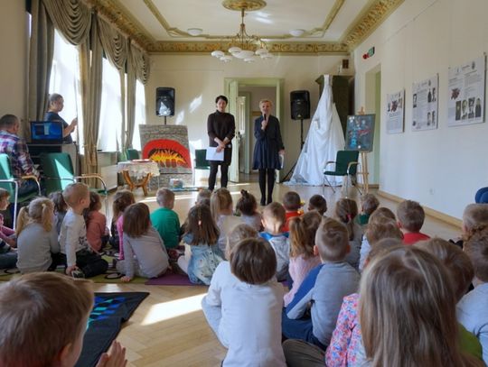 2 kwietnia obchodzimy Międzynarodowy Dzień Książki dla Dzieci. Dlaczego akurat tego dnia? 2 kwietnia obchodzimy Międzynarodowy Dzień Książki dla Dzieci. Dlaczego akurat tego dnia?